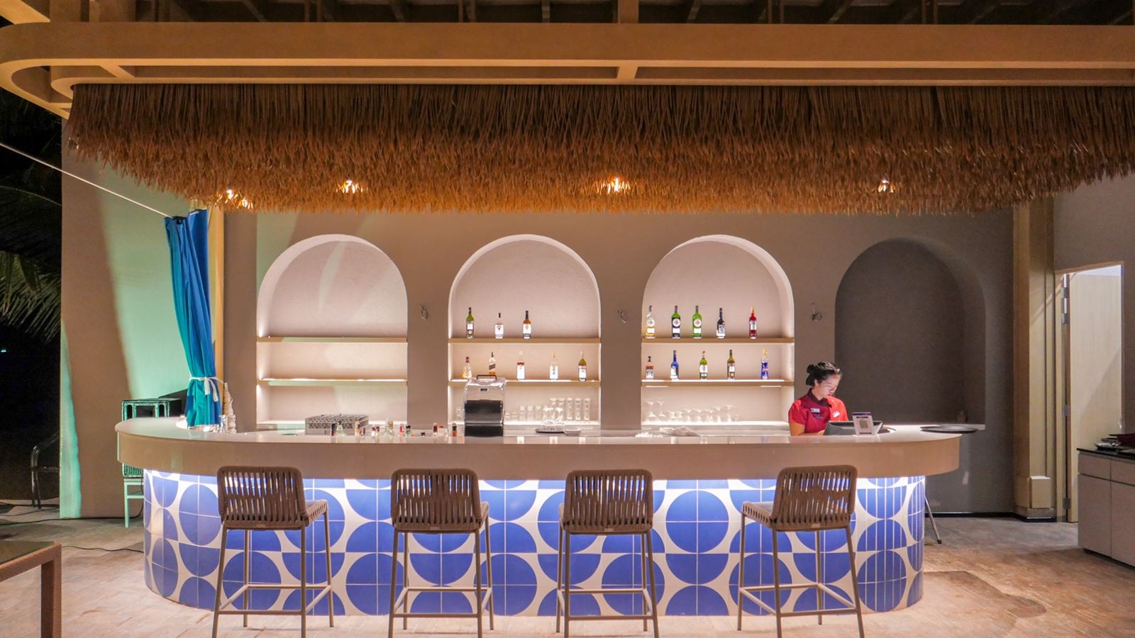 restaurants-the-beach-restaurant