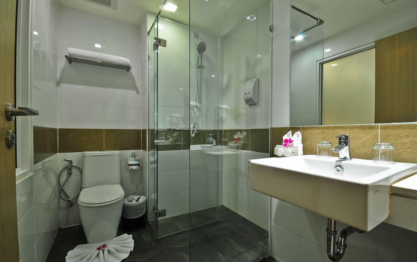 rooms-deluxe-city-view