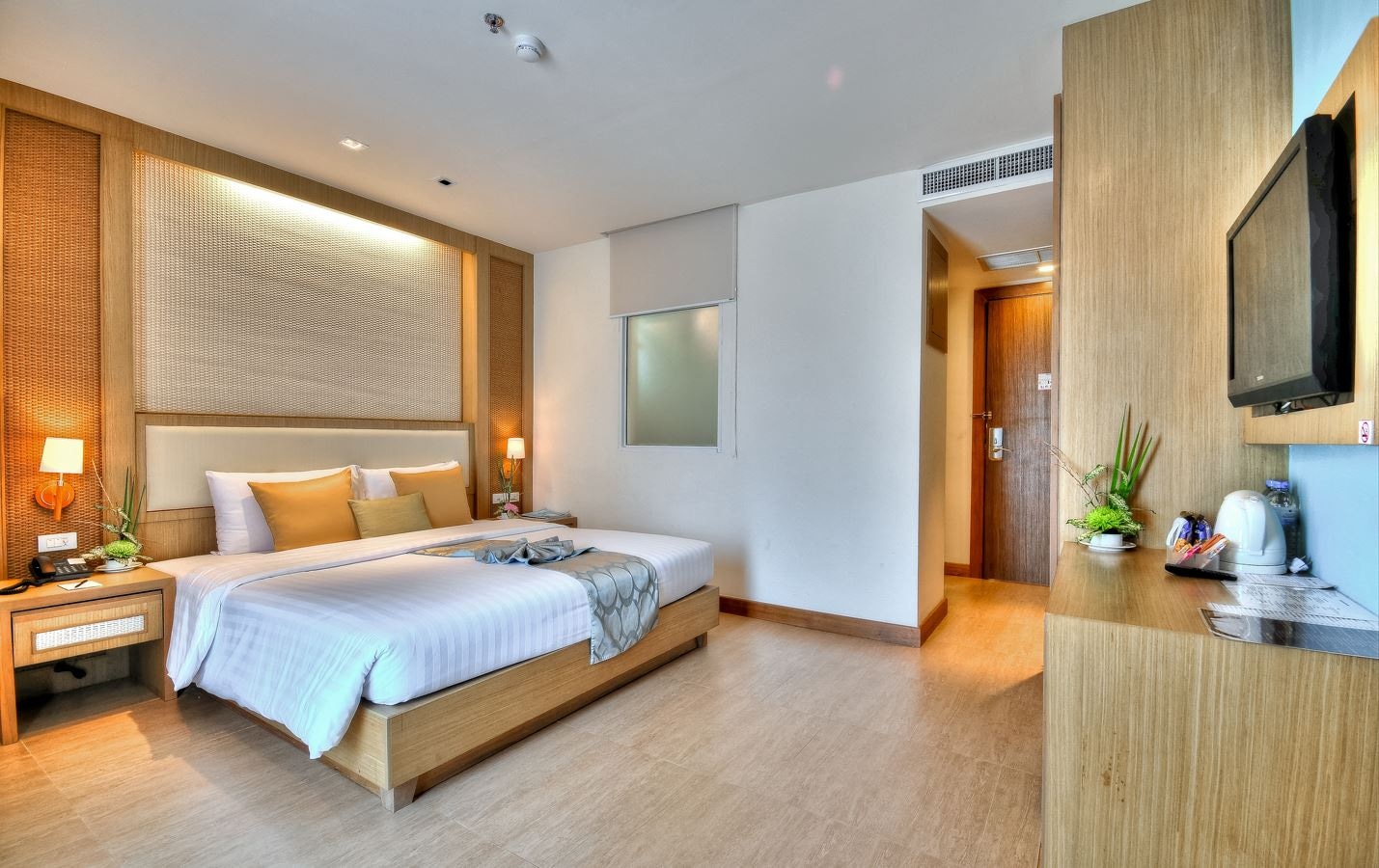 rooms-deluxe-city-view