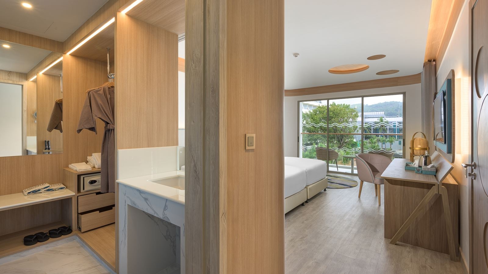 rooms-premier-balcony