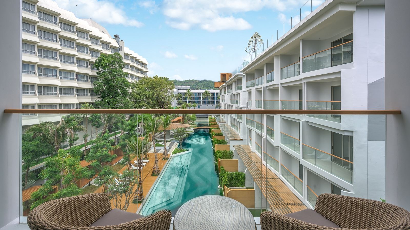 rooms-premier-balcony