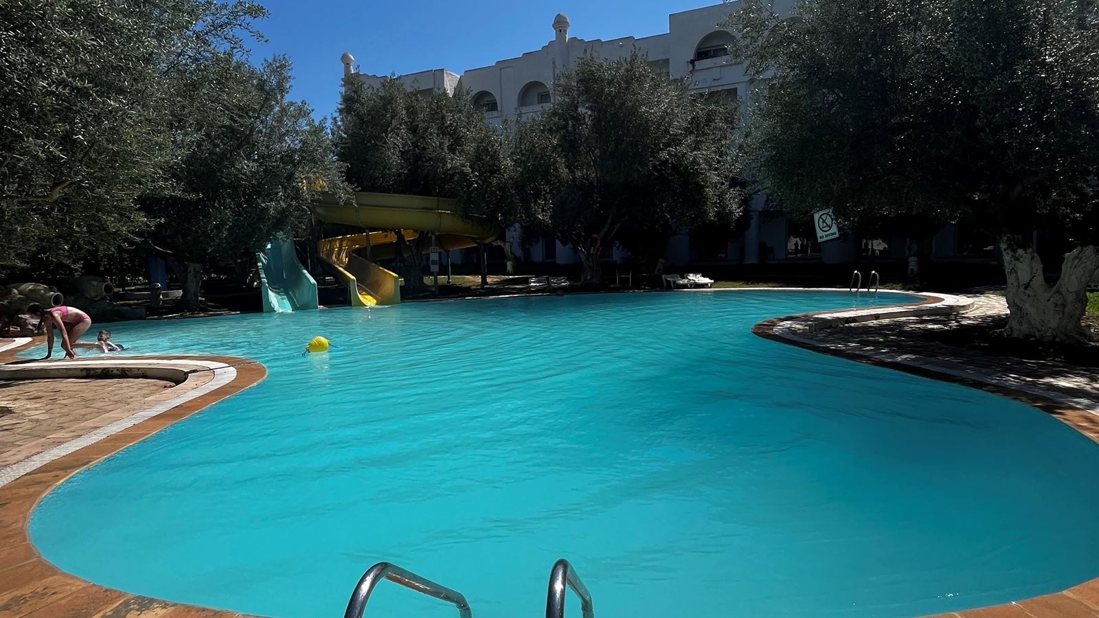 pools-outdoor-childrens-pool