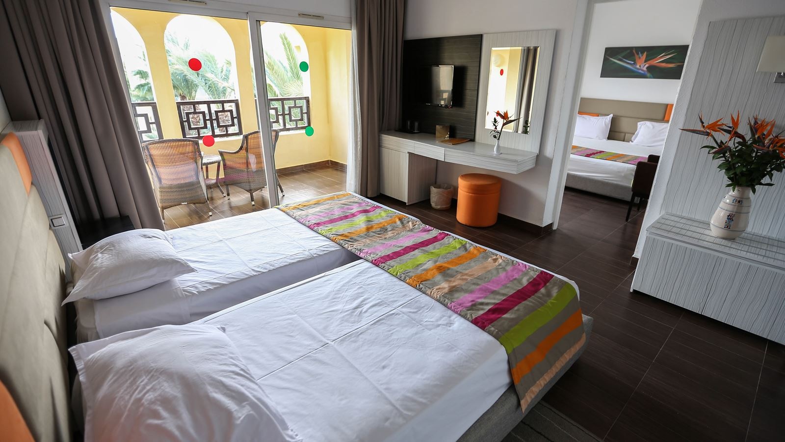 rooms-room-apartment