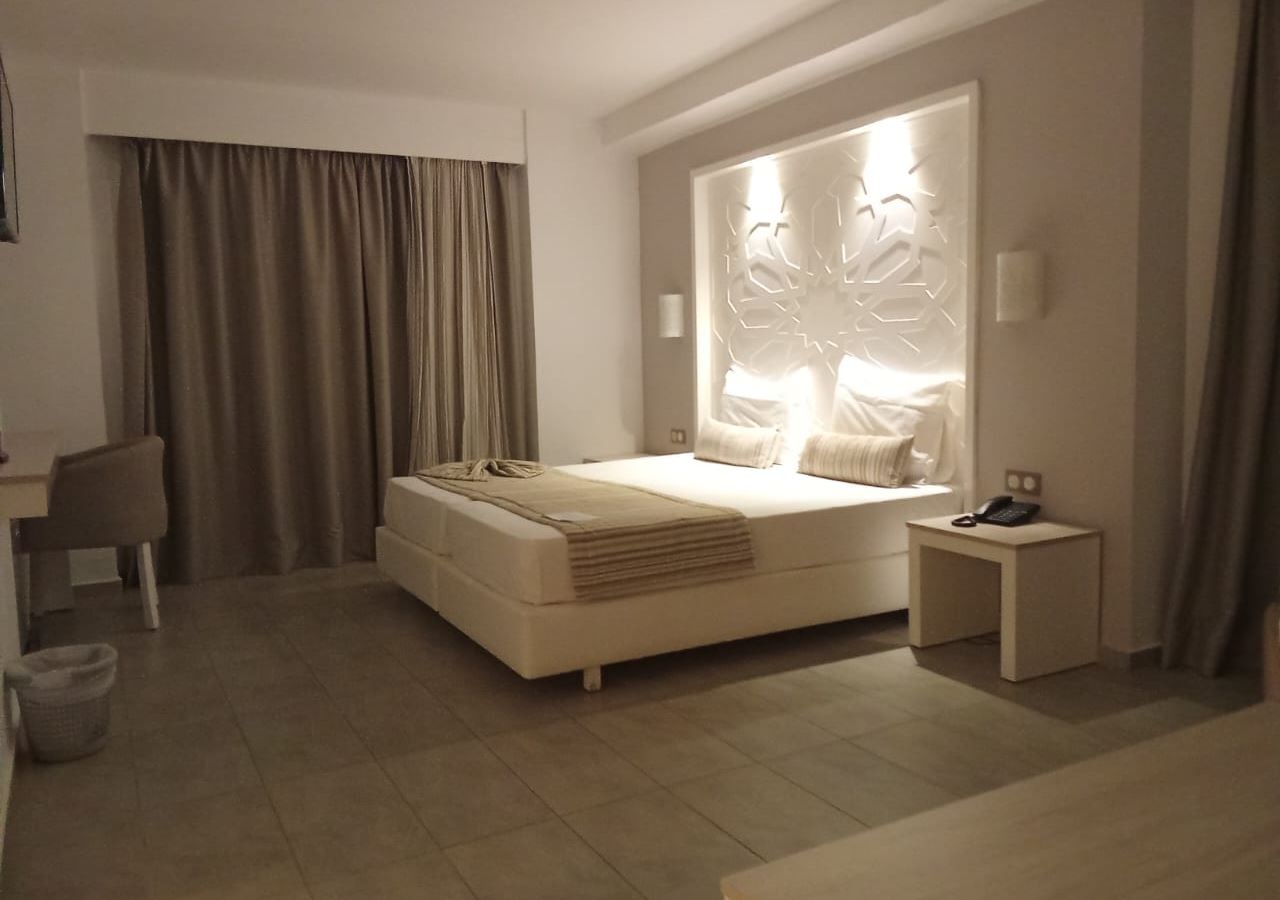 rooms-superior-family-side-sea-view