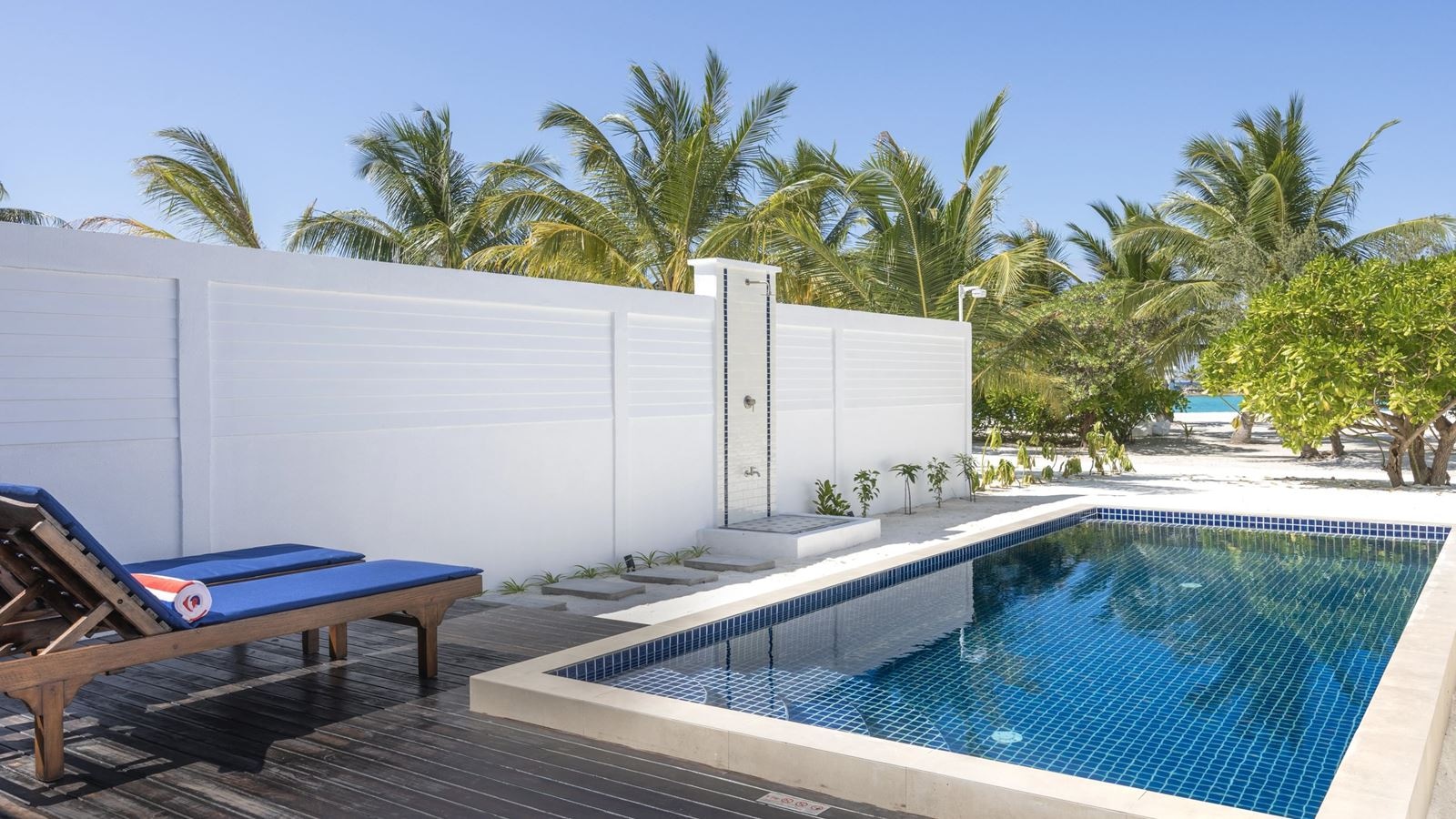 rooms-sunset-deluxe-beach-pool-villa