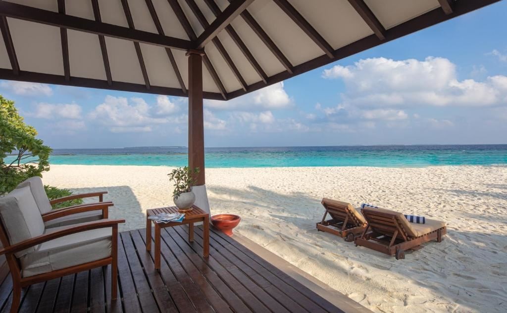 rooms-deluxe-sunset-beach-villas