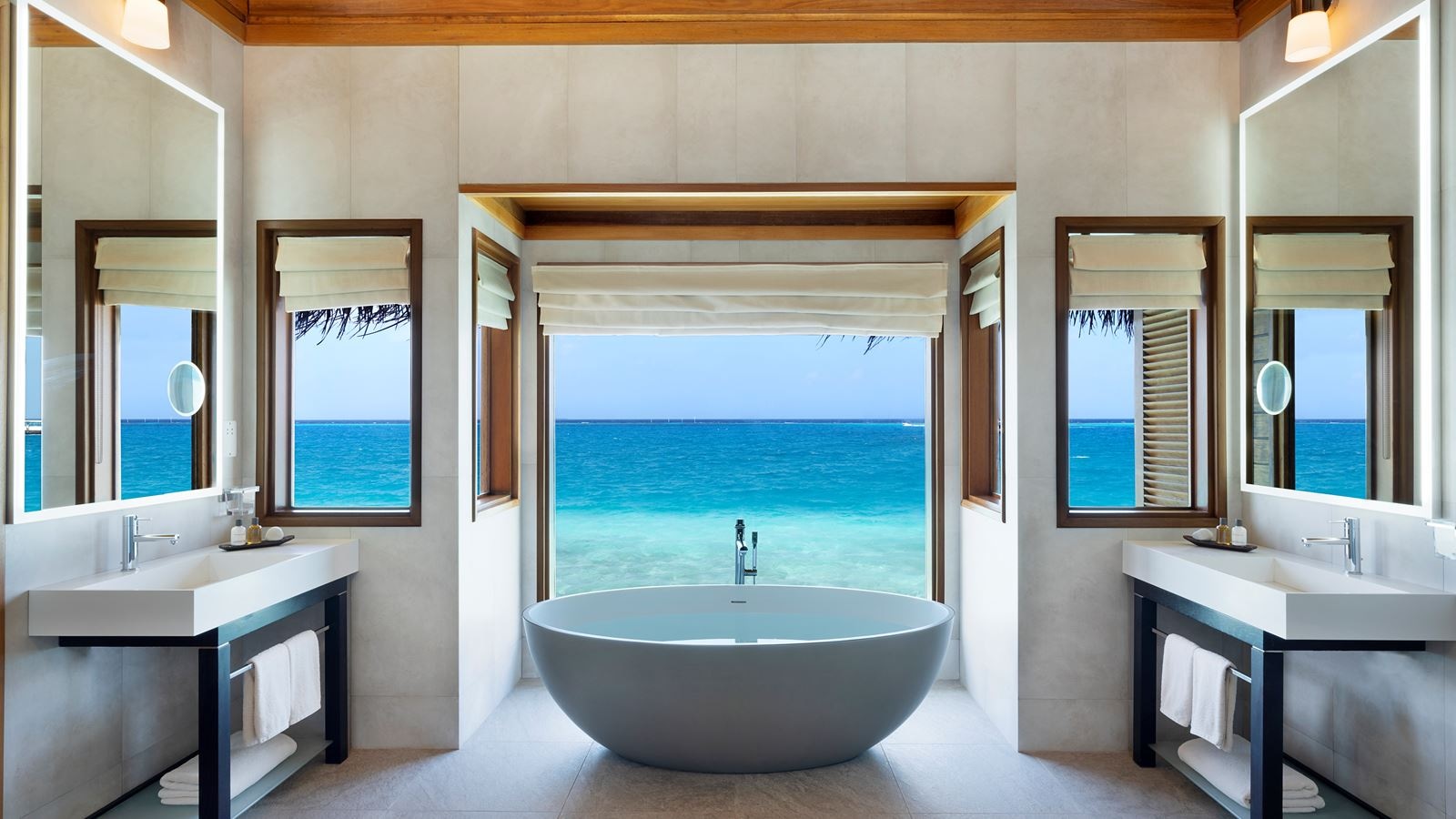 rooms-lagoon-bungalow-with-pool