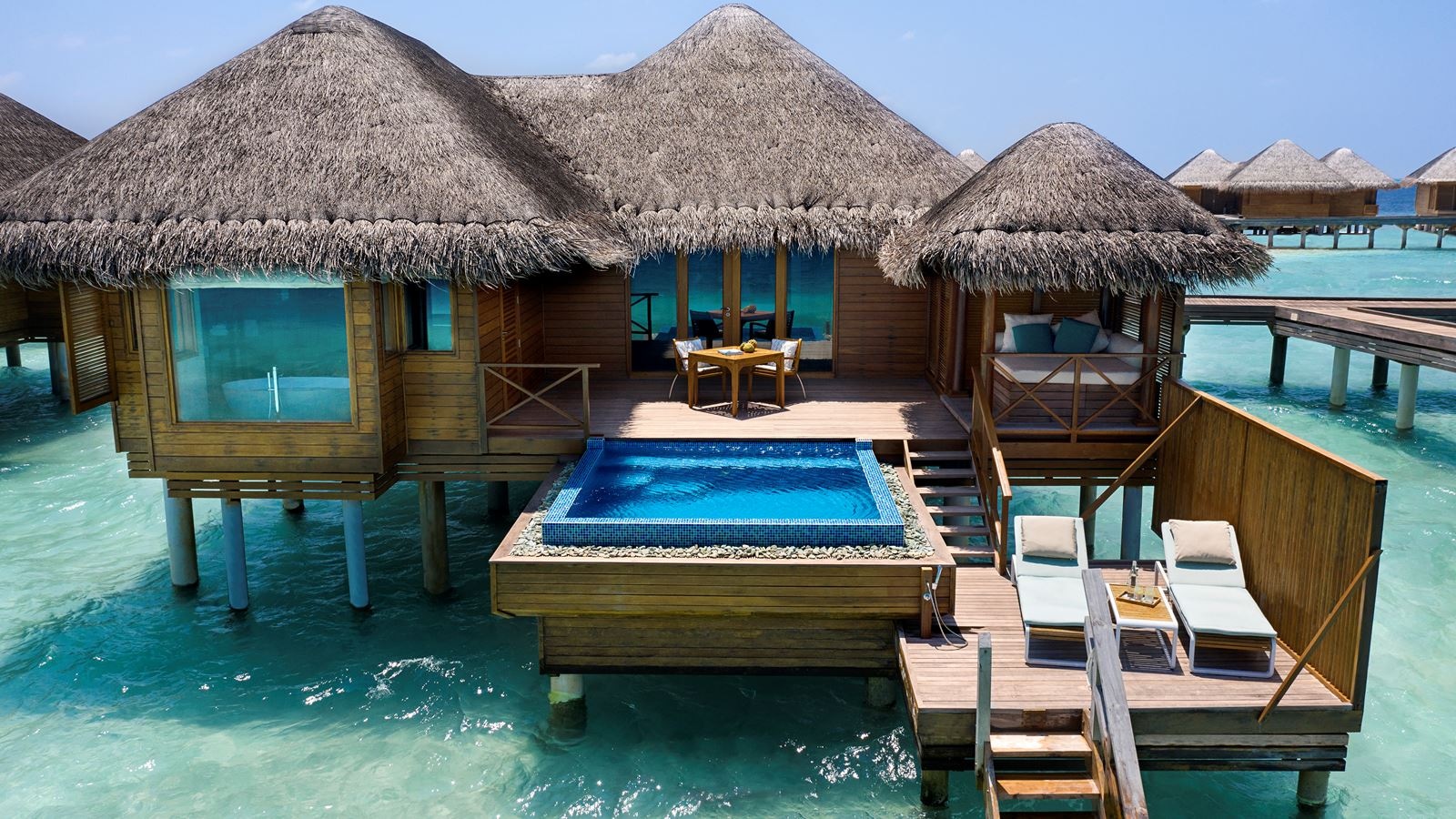 rooms-lagoon-bungalow-with-pool