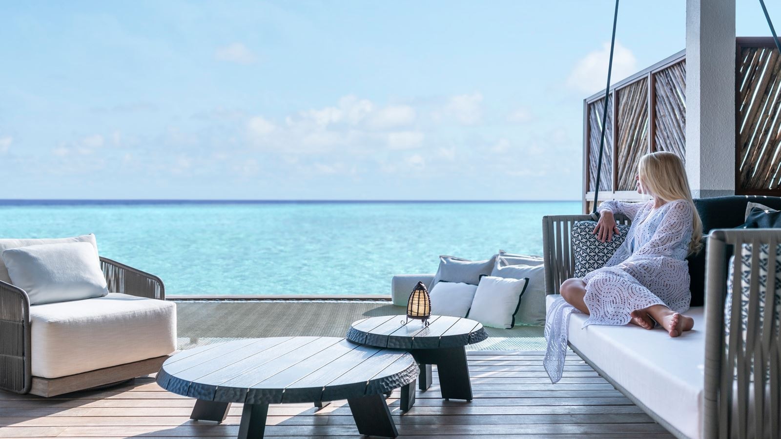 rooms-family-water-villa-with-pool