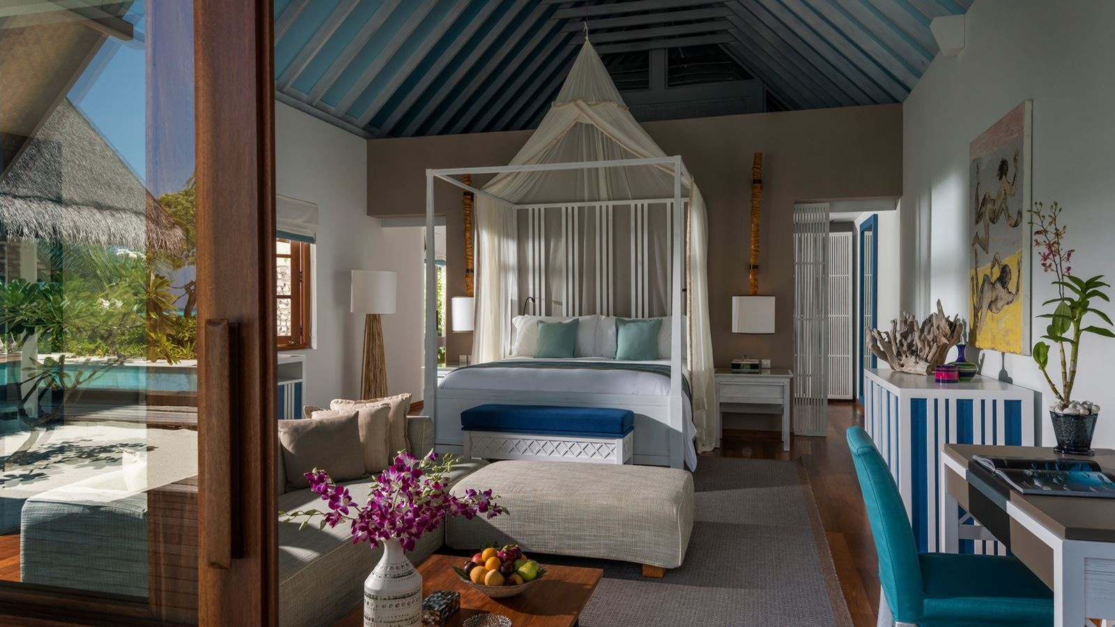 rooms-twobedroom-royal-beach-villa