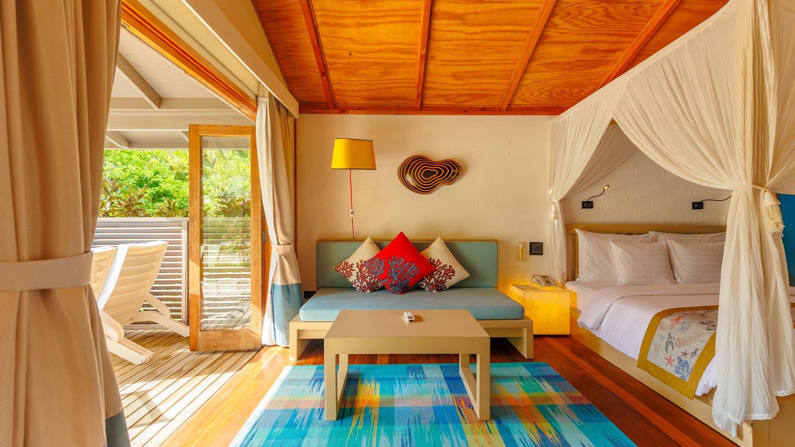 rooms-jacuzzi-beach-villa-18+-adults-only