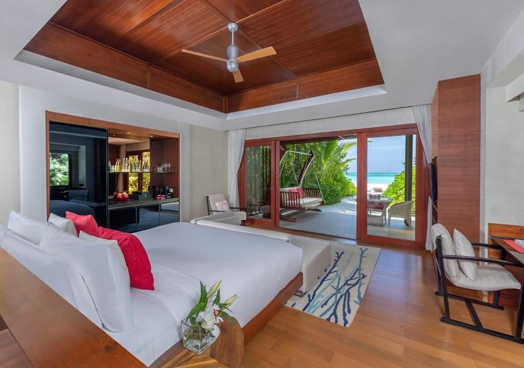 rooms-deluxe-beach-villa