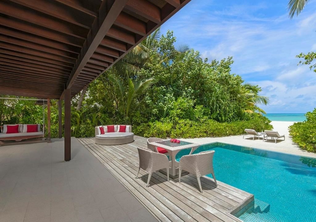 rooms-deluxe-family-beach-pool-villa