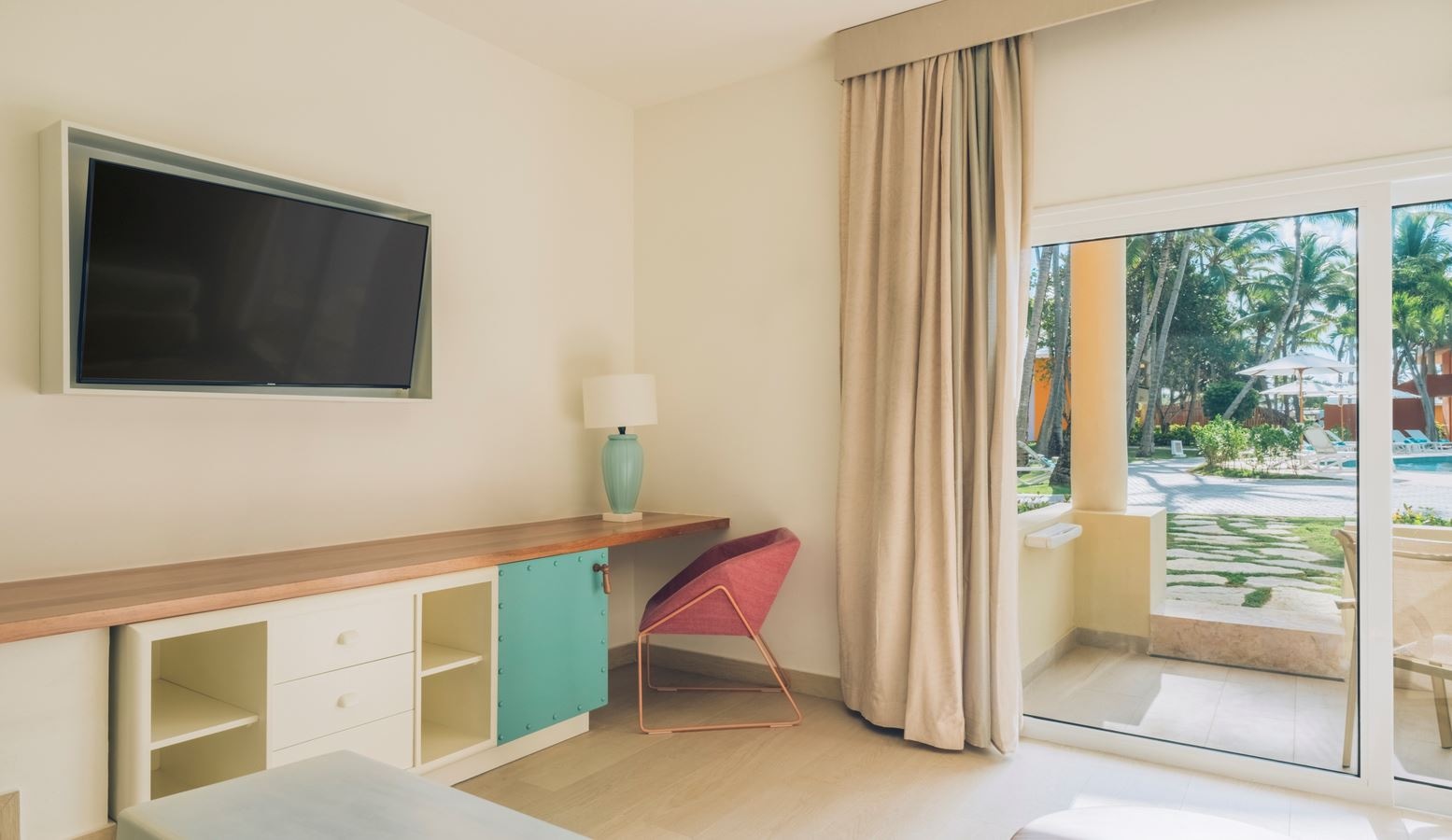 rooms-junior-suite-pool-access