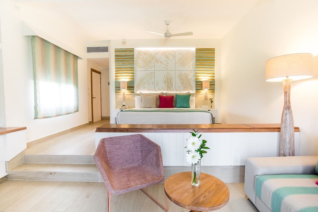 rooms-junior-suite-near-pool