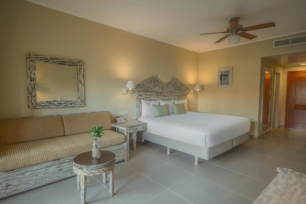 rooms-premium-near-pool