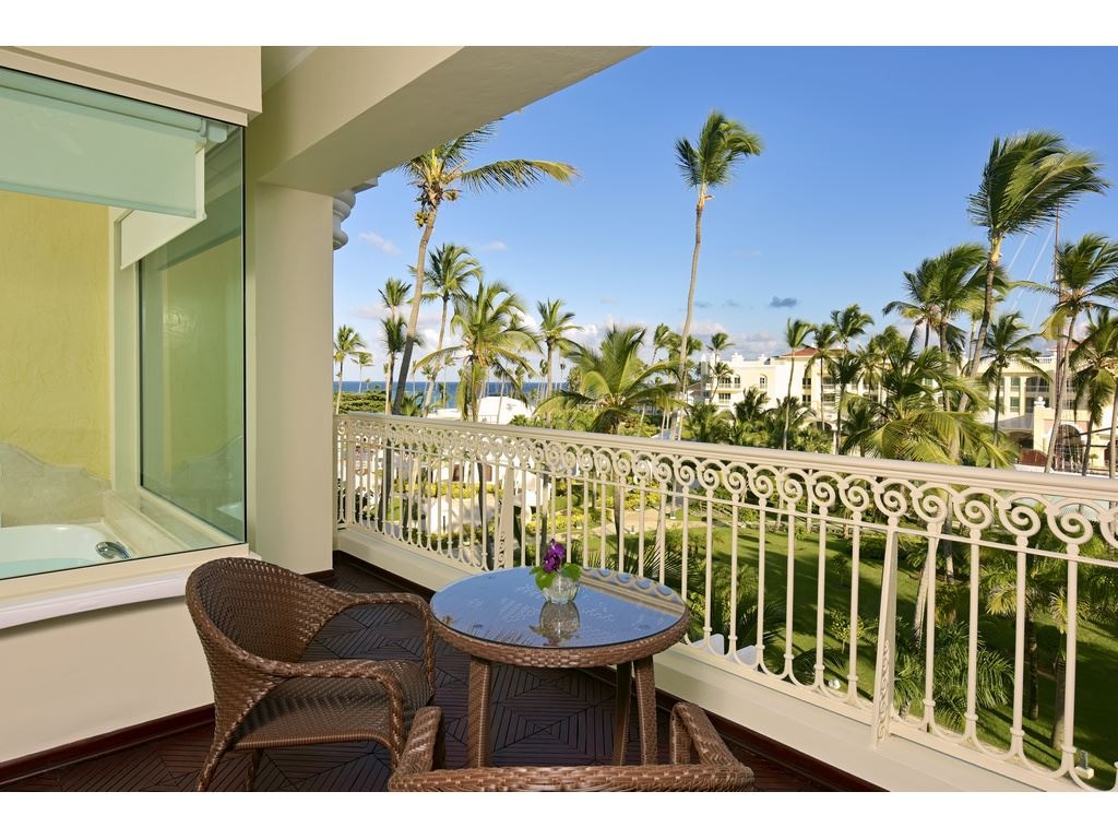 rooms-suite-lake-view