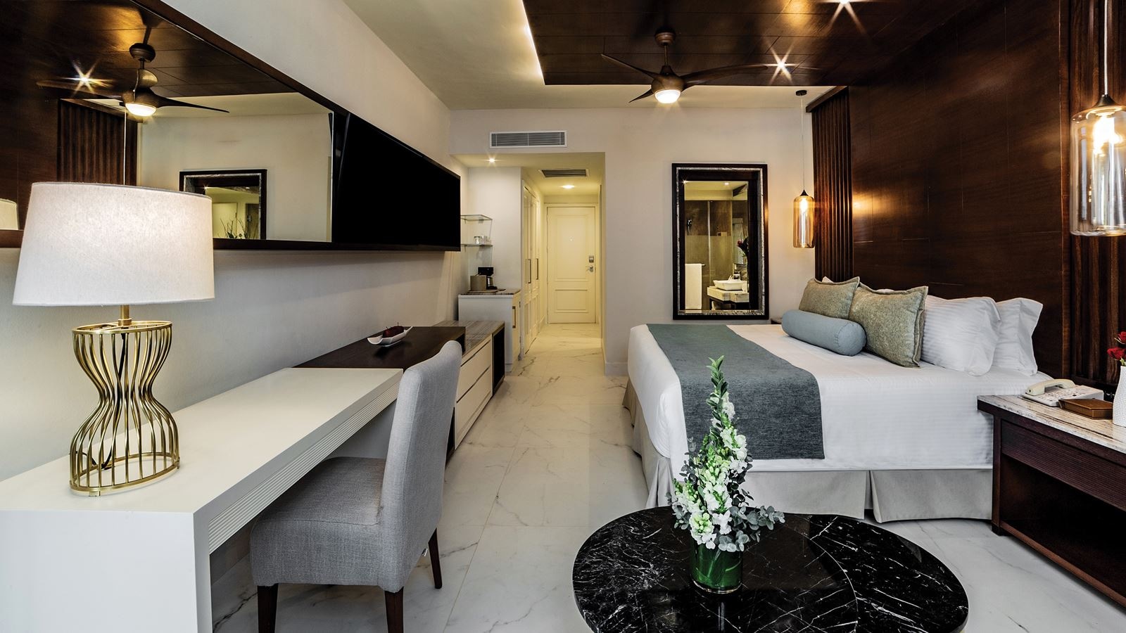 rooms-junior-suite-tropical-view