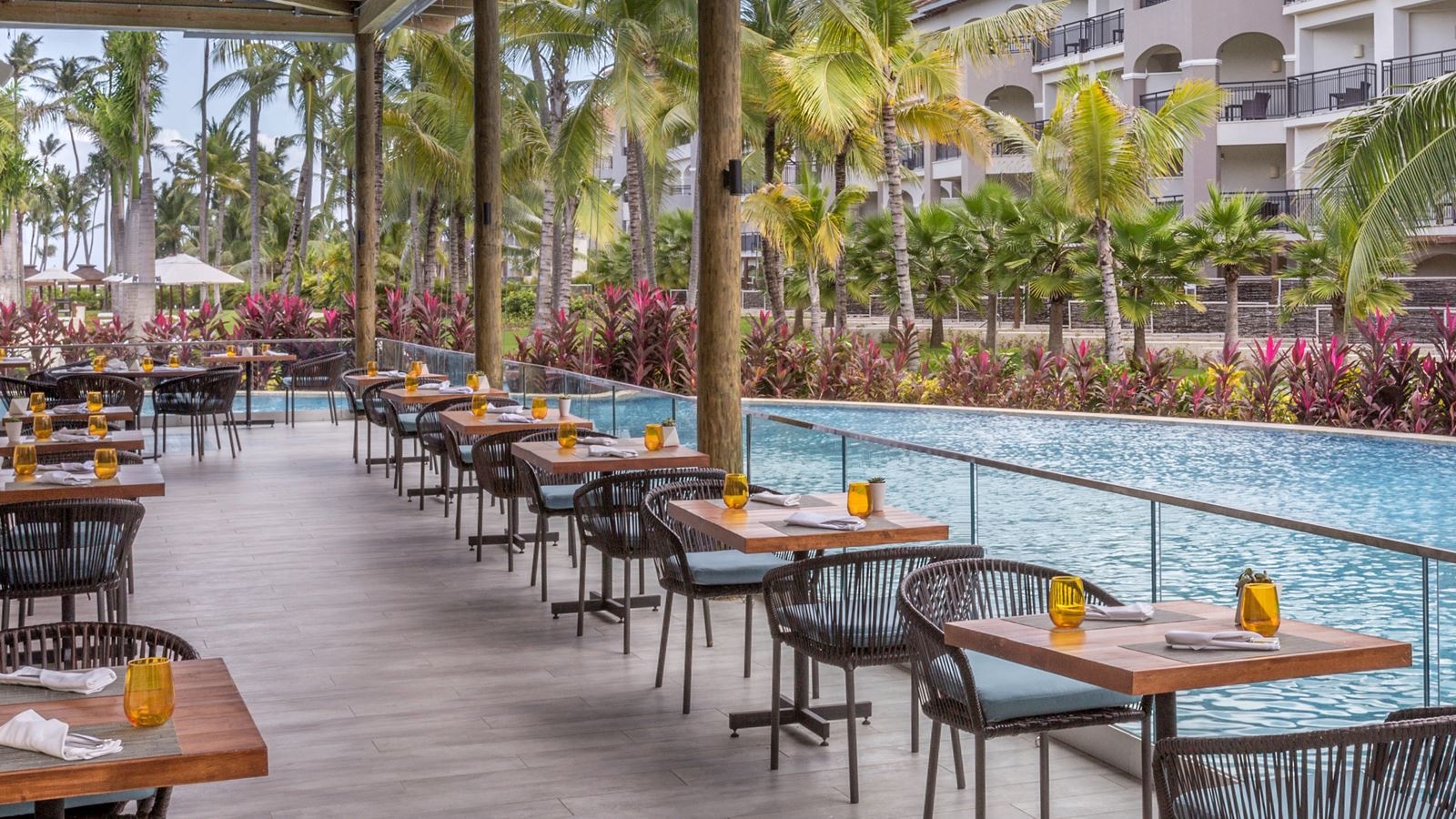 restaurants-la-riviera