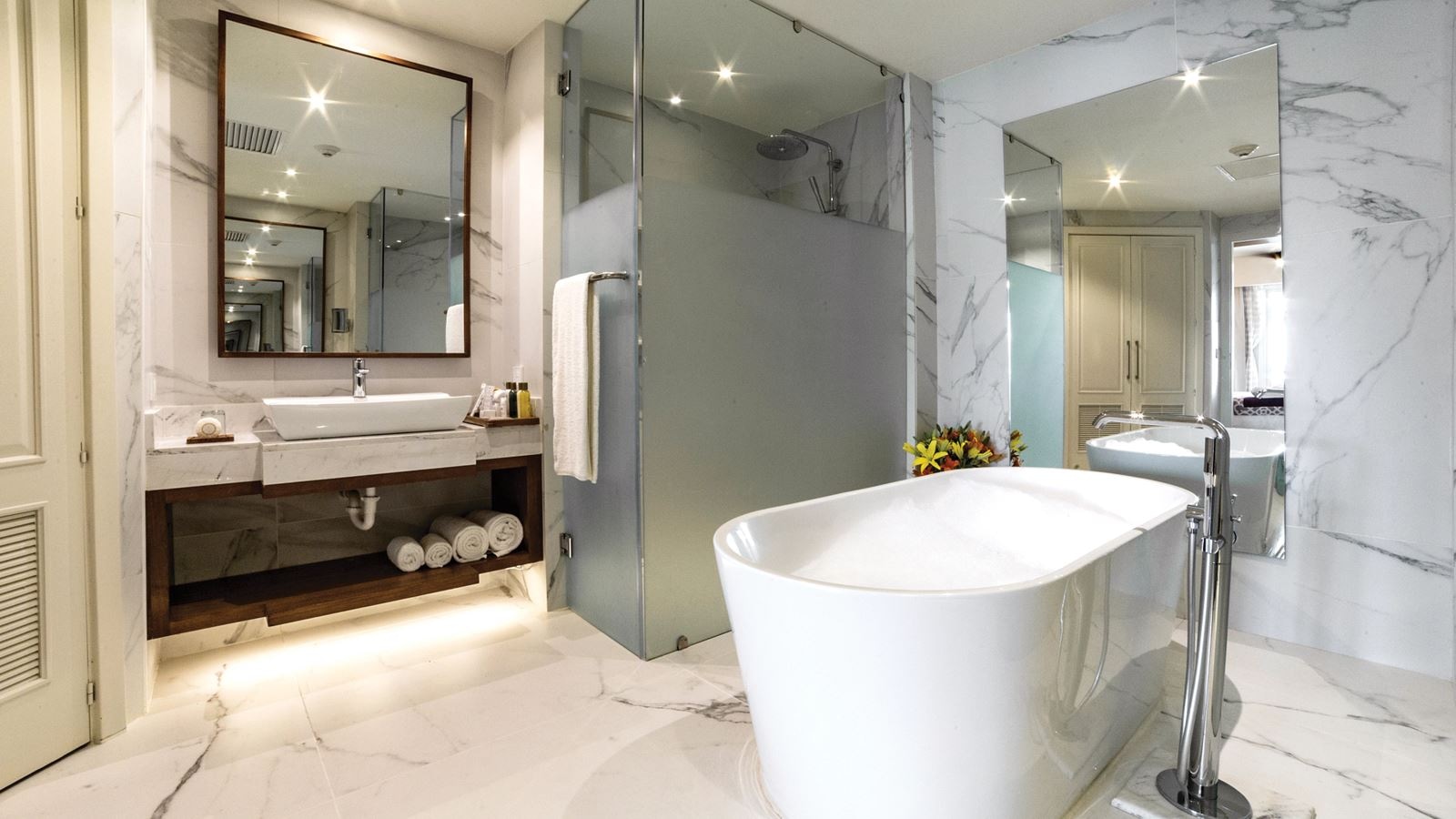 rooms-preferred-club-master-suite-ocean-front