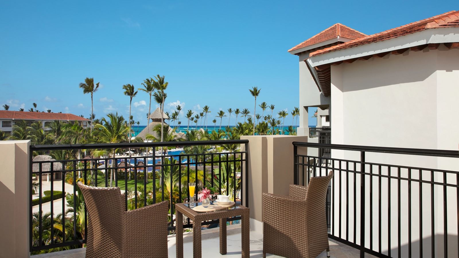 rooms-junior-suite-partial-ocean-view