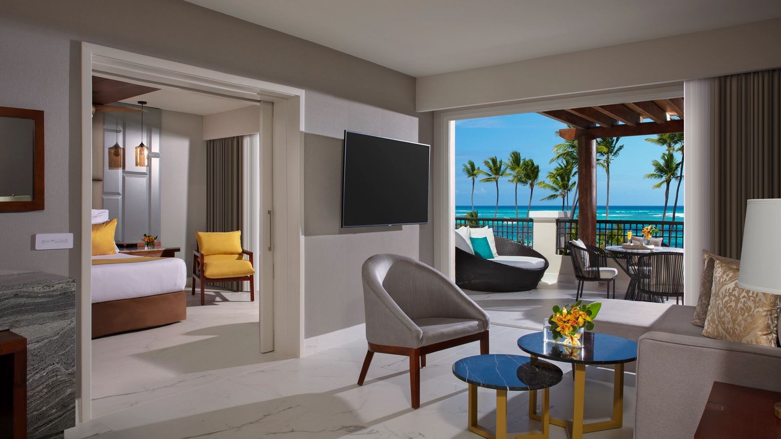 rooms-preferred-club-master-suite-ocean-front