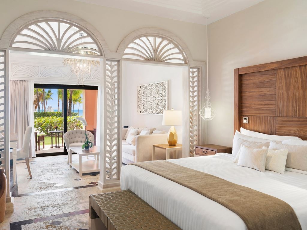 rooms-beach-front-junior-suite