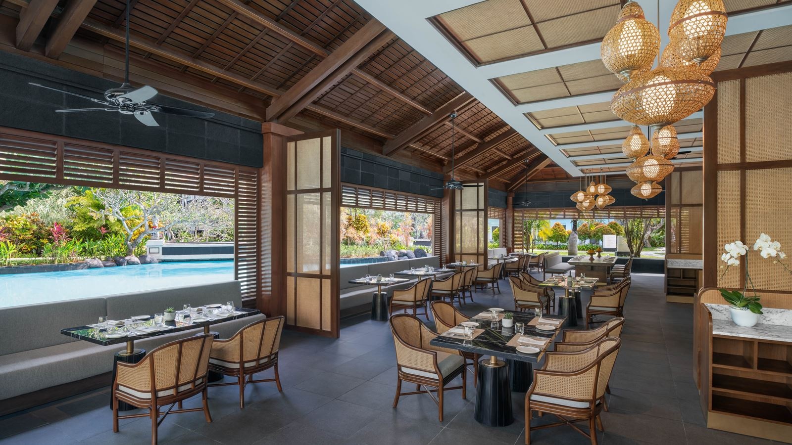 restaurants-banyubiru-restaurant