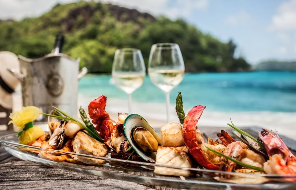 restaurants-lunch-on-the-villa