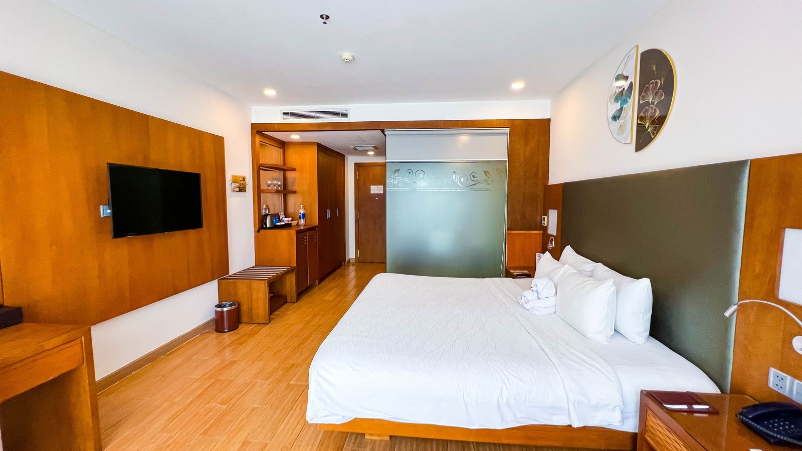 rooms-deluxe-sea-view-with-window