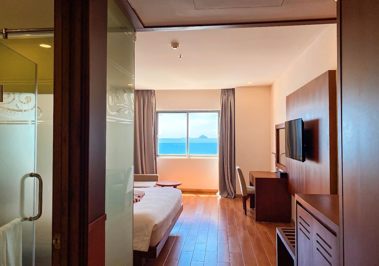 rooms-deluxe-sea-view-with-window