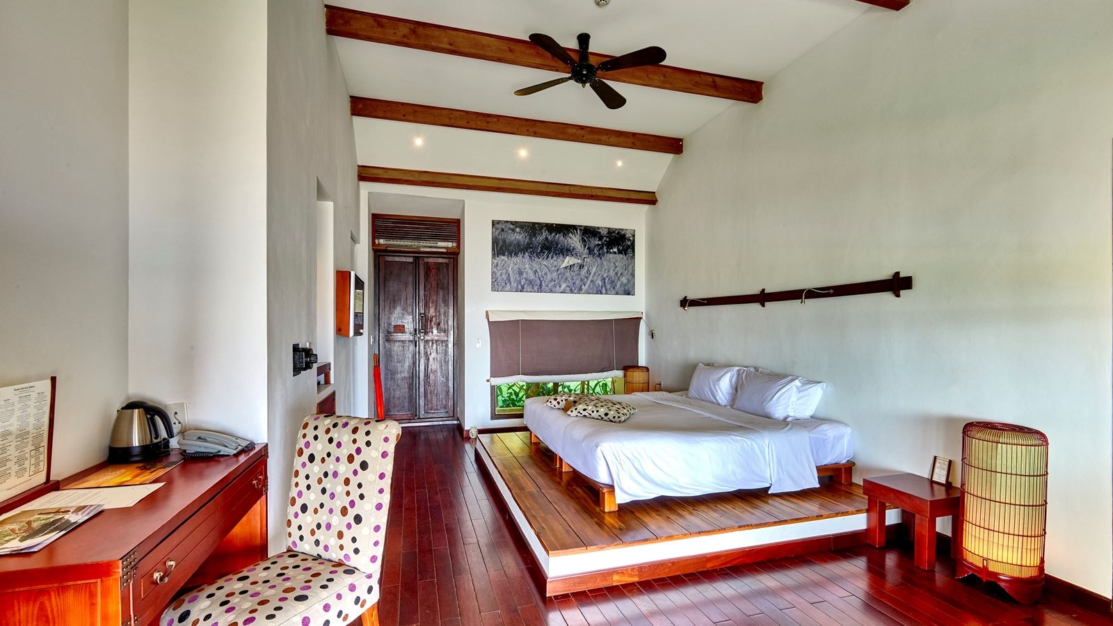 rooms-beach-front-villa