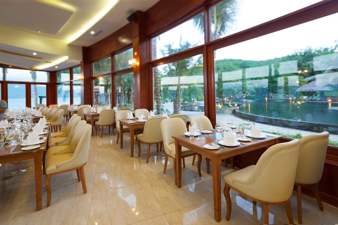 restaurants-sea-breeze-restaurant