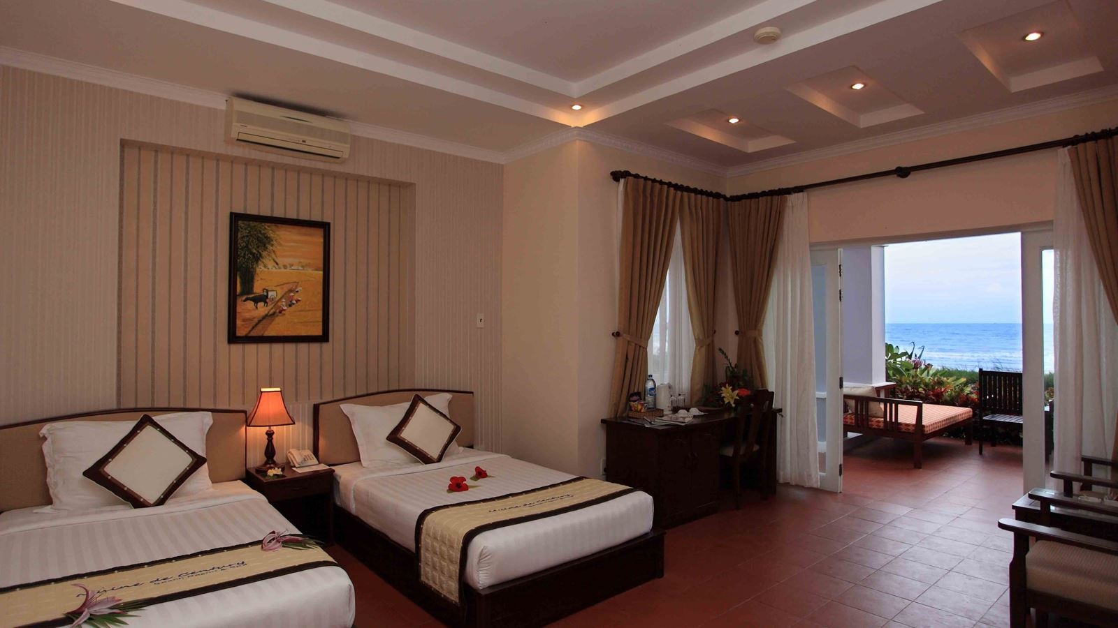 rooms-villa-beachfront-with-terrace-child-without-extra-bed