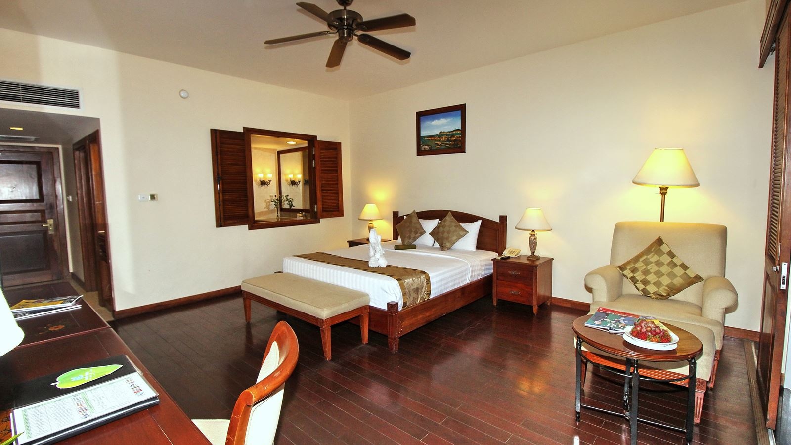 rooms-premier-deluxe-city-view