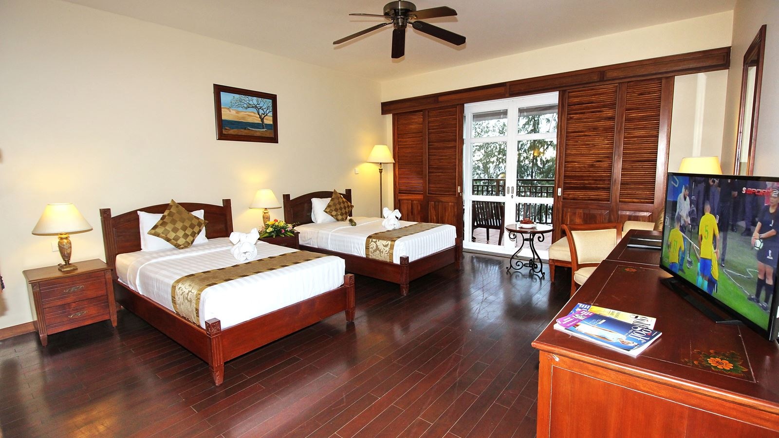 rooms-premier-deluxe-city-view