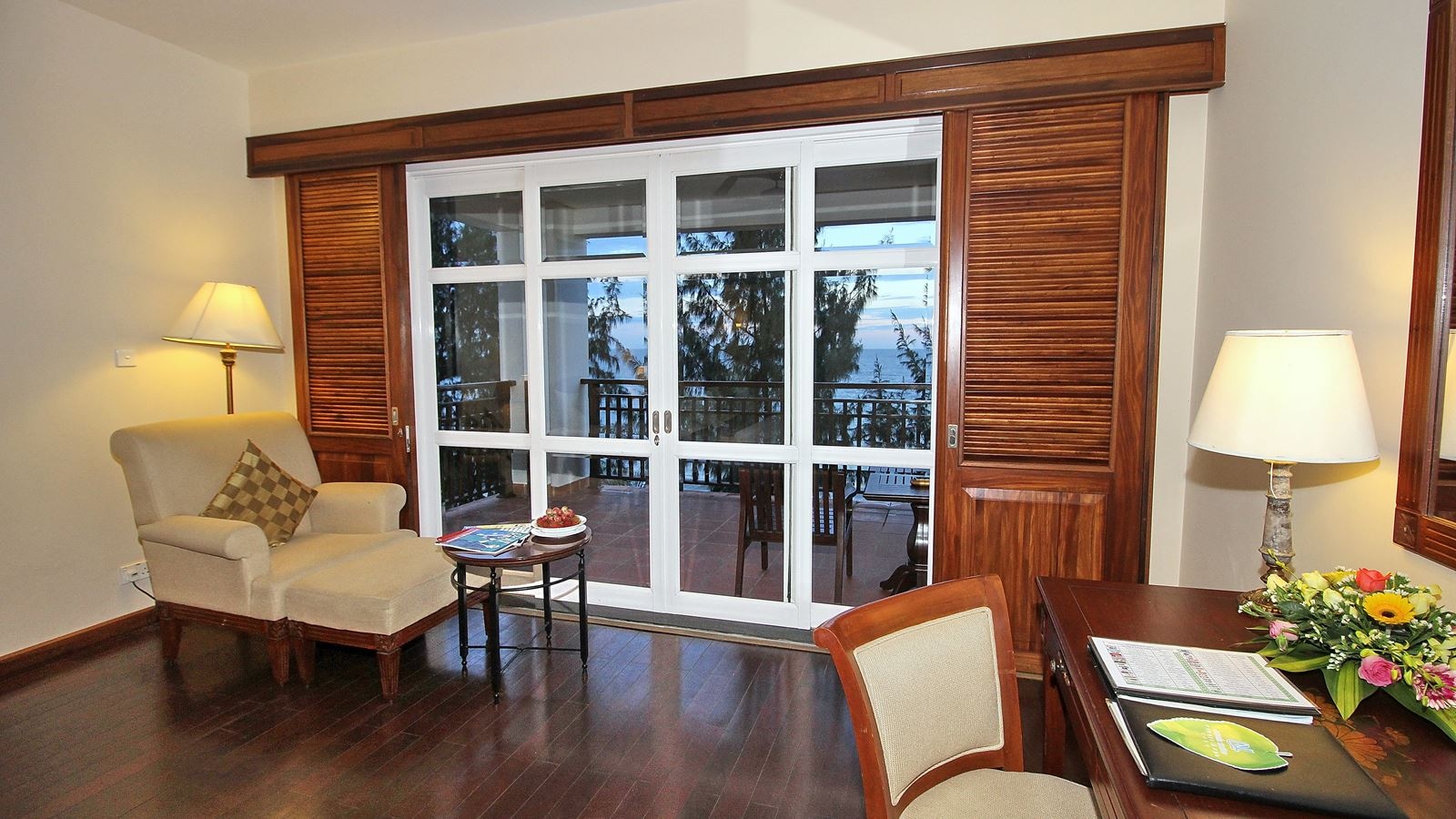 rooms-premier-deluxe-city-view