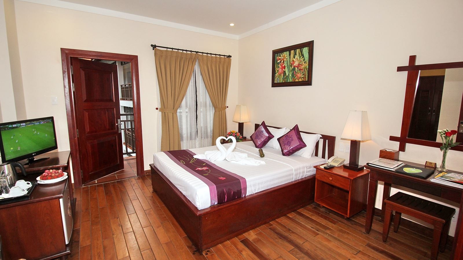 rooms-deluxe-city-view