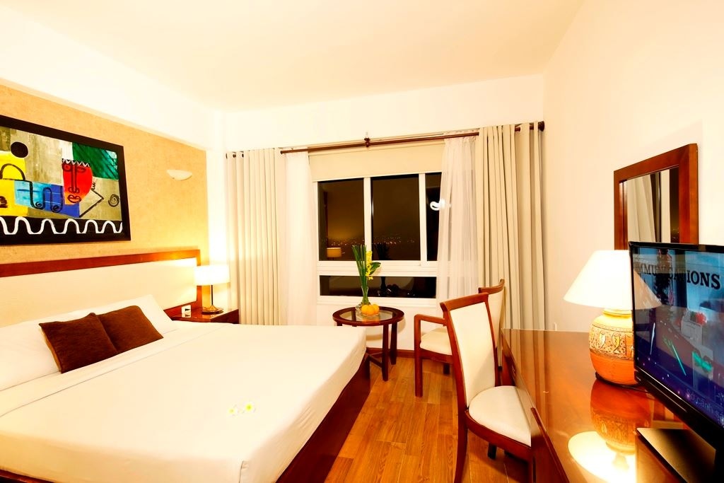 rooms-deluxe-city-view