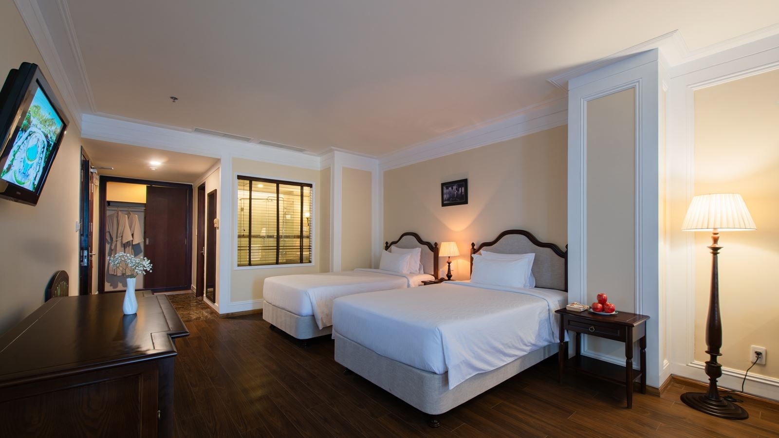 rooms-grand-deluxe-with-balcony