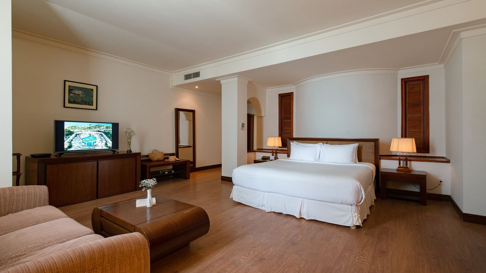 rooms-premium-deluxe-with-balcony