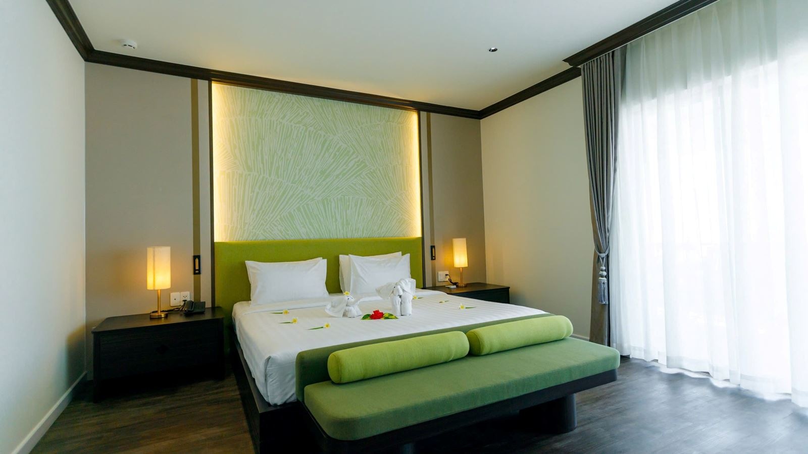 rooms-3bedroom-beachfront-executive-family-villa