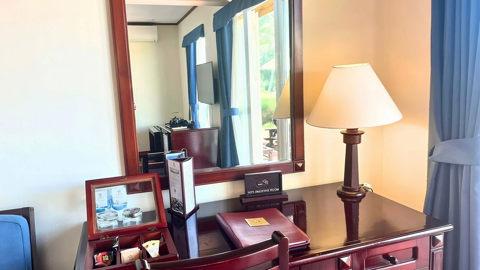 rooms-beachfront-bungalow