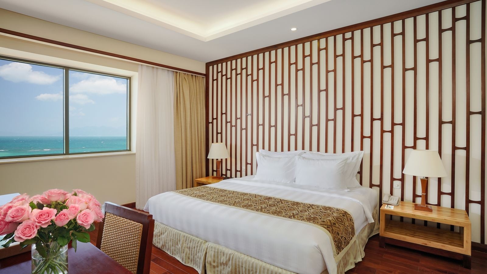 rooms-deluxe-suite-ocean-view