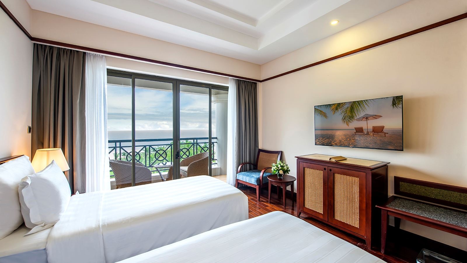 rooms-deluxe-ocean-view