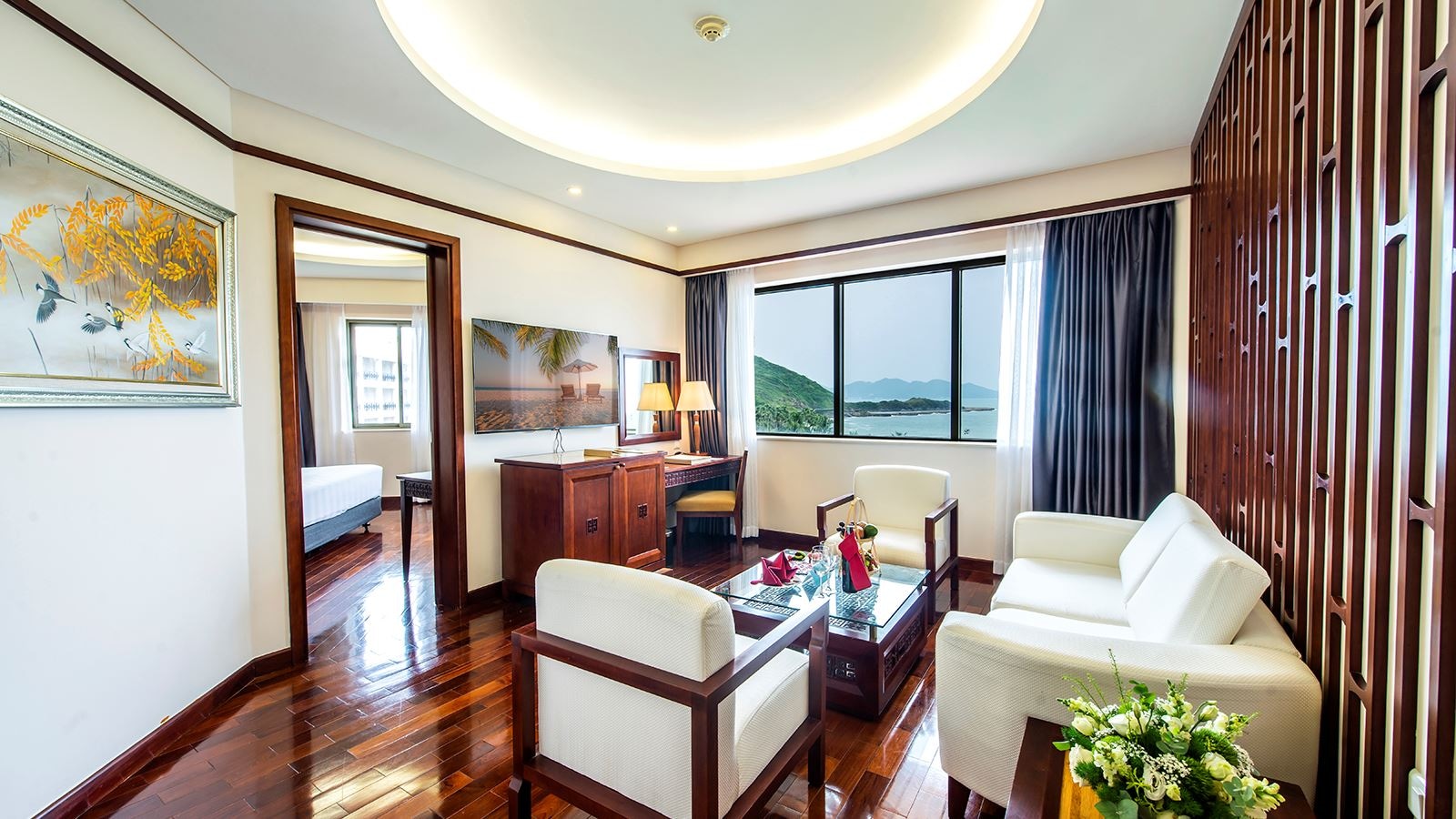 rooms-deluxe-suite-ocean-view