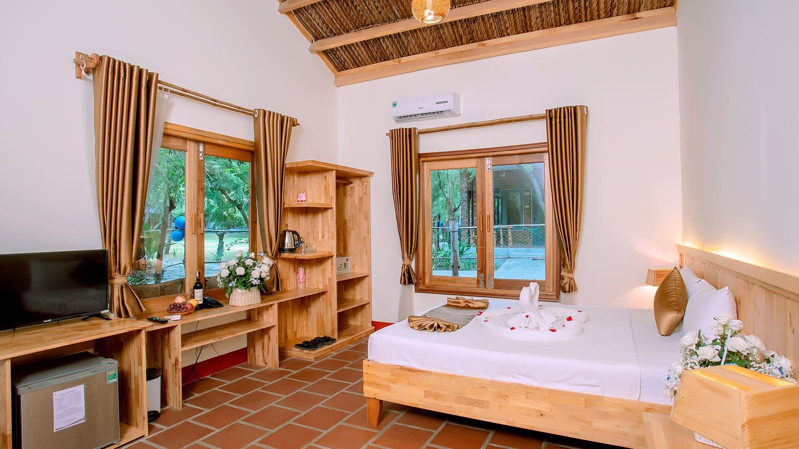 rooms-bungalow-with-terrace