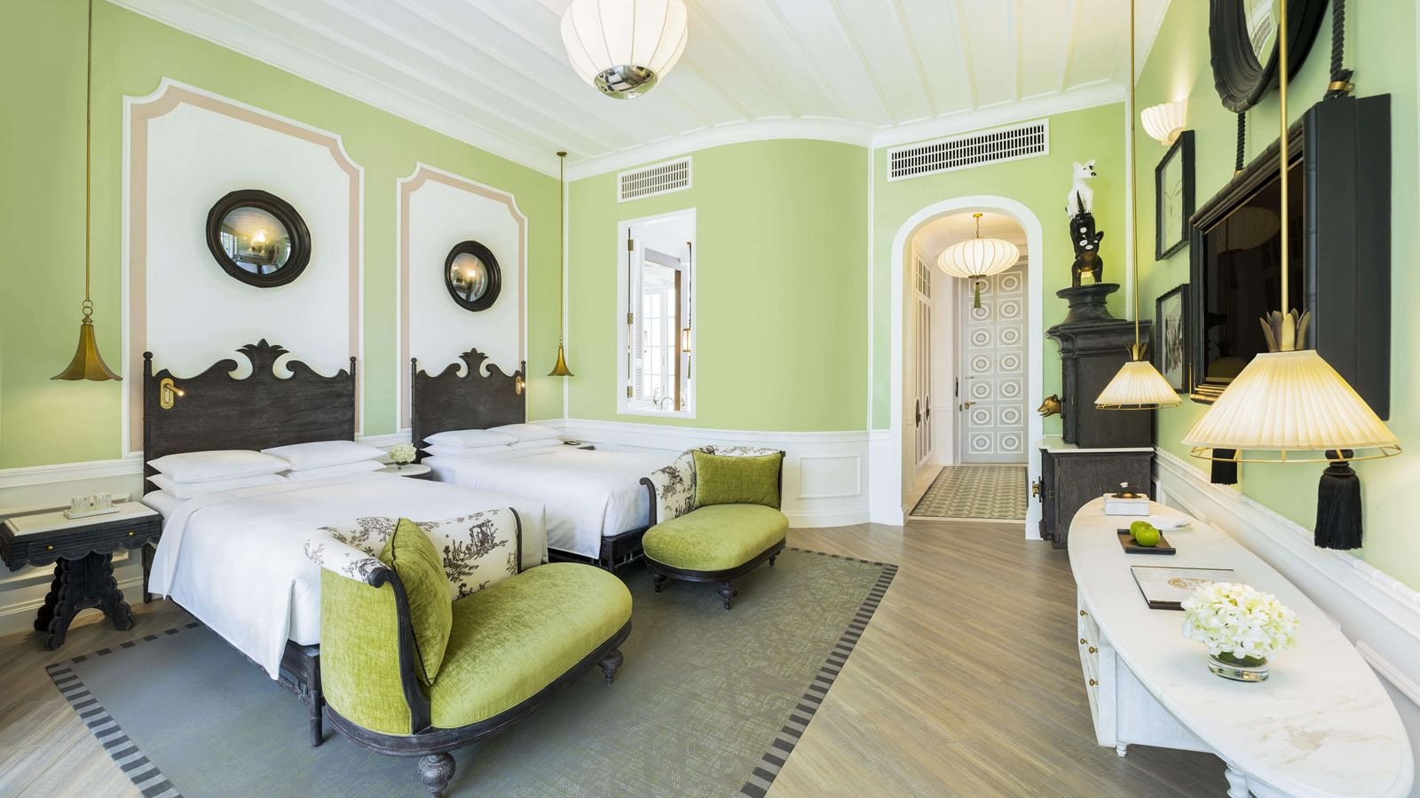 rooms-emerald-bay-room