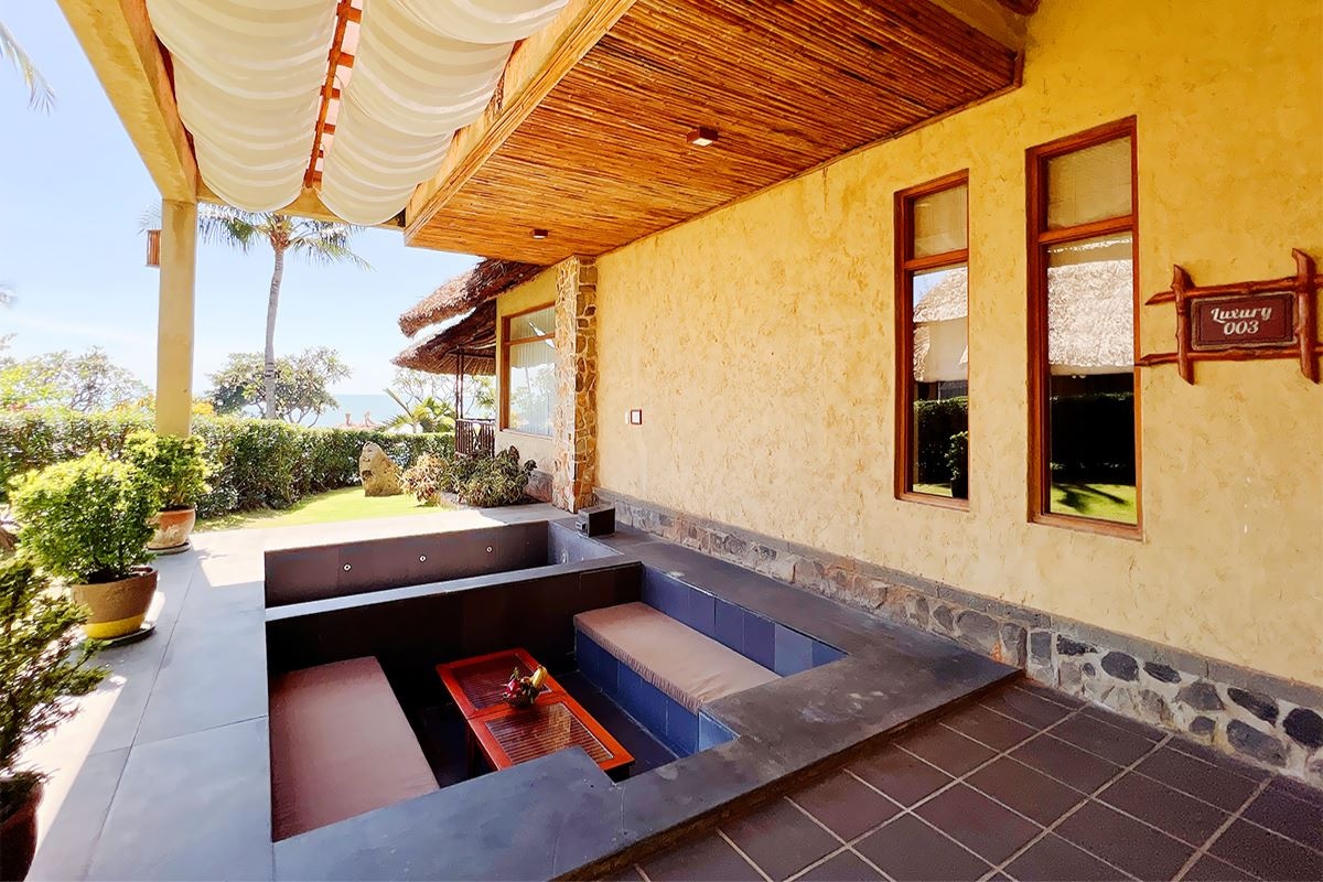 rooms-aroma-luxury-villa-with-jacuzzi-with-balcony-child-without-extra-bed