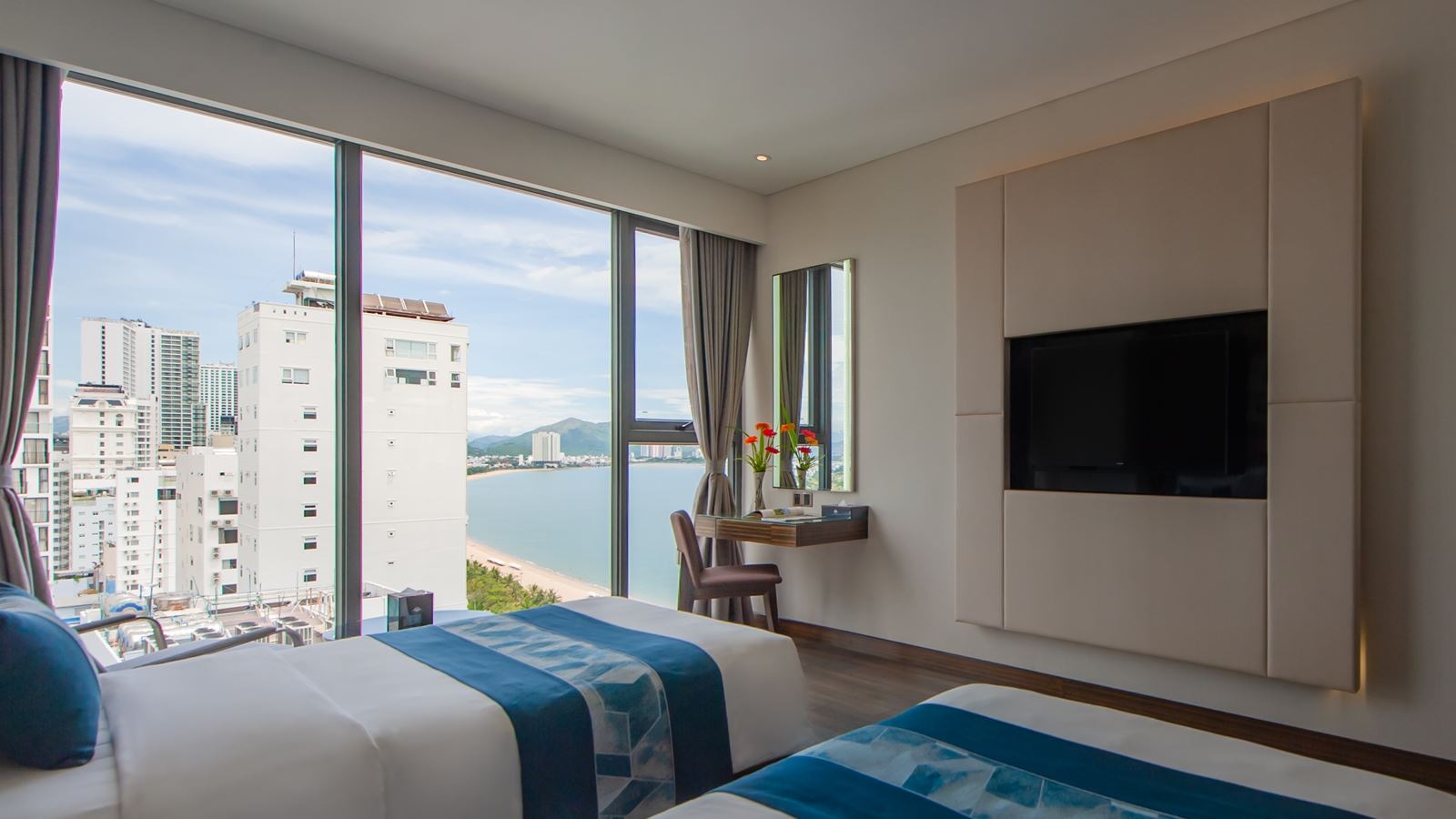 rooms-grand-deluxe-partial-sea-view-with-window